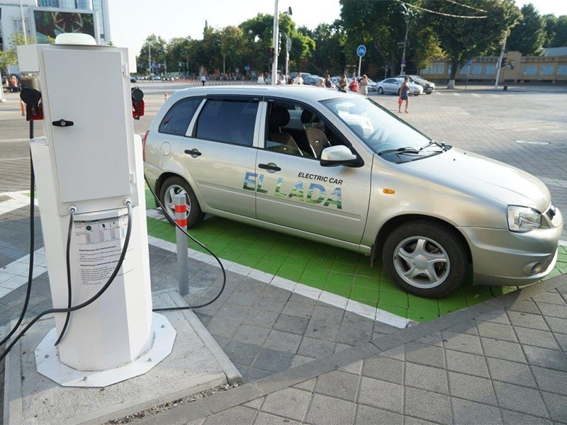 Правительство РФ утвердило план развития отрасли электромобилей
