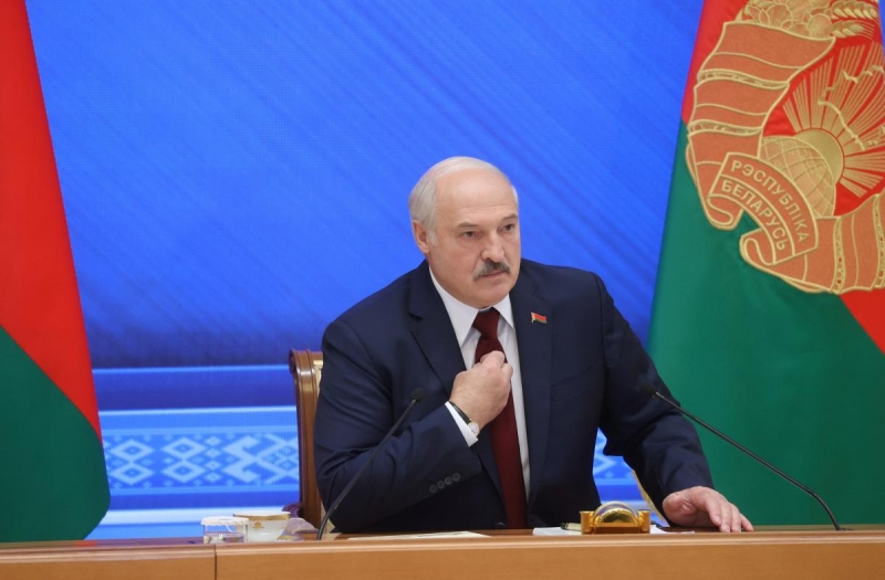 ЕС допускает новые санкции против Беларуси из-за миграционной атаки