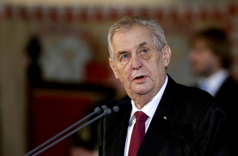 Президента Чехии госпитализировали после проигрыша провластной партии на выборах