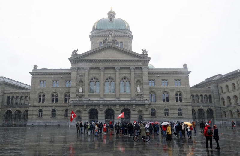 Швейцарцы на референдуме поддержали COVID-сертификаты – экзит-пол (фоторепортаж)
