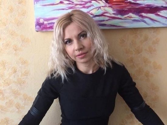 Художница из Курска подарила Зеленскому картину и попросила вернуть мирную Украину