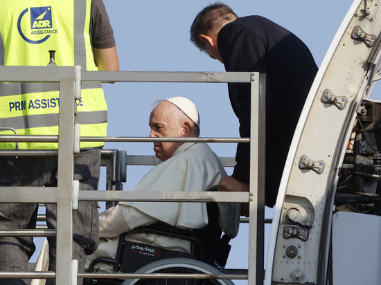 «Отойти в сторону»: Папа Римский заявил о возможности своей отставки