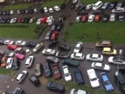 В Москве назвали районы с самыми дорогими и дешевыми парковками со шлагбаумом