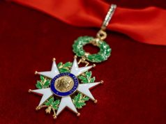 Сырский получил высшую награду Франции