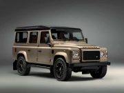 На покраску этого классического Land Rover Defender потребуется около 300 часов
