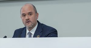 Глава Nissan исключает продажу компании на фоне миллиардных убытков