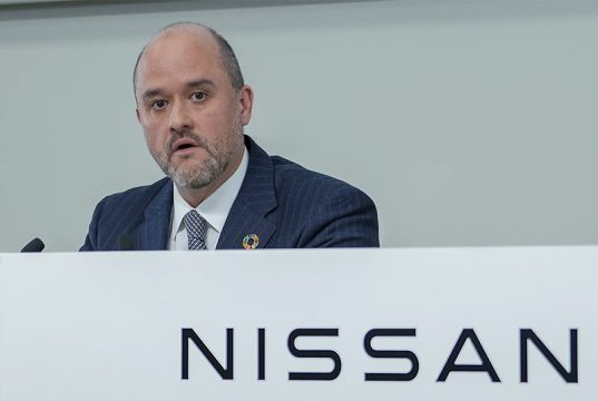 Глава Nissan исключает продажу компании на фоне миллиардных убытков