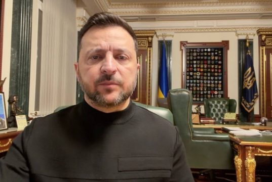 Зеленский предостерег США от снятия санкций с РФ