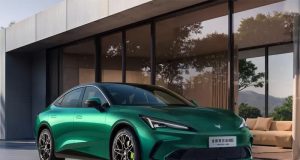 Arcfox выводит на рынок гибридный Alpha S5 с запасом хода 1450 км