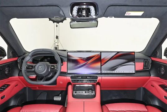 Zeekr показал интерьер мощного кроссовера 8X